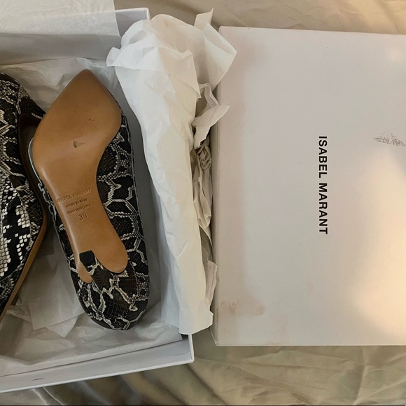 Isabel Marant brand new purchased from Barney’s. Comfortable fit size 9. - Picture 2 of 4